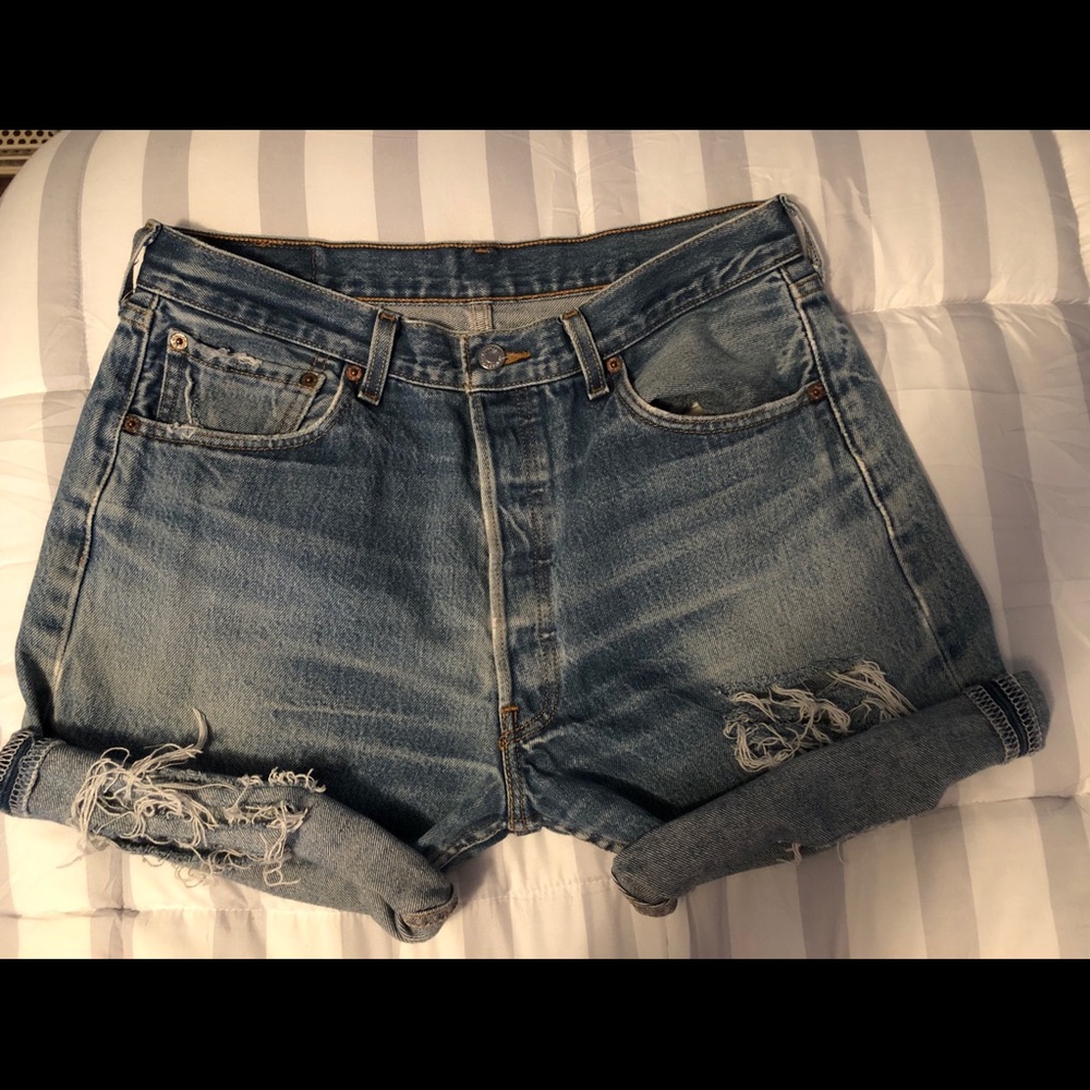 Levi’s “Mom Short”